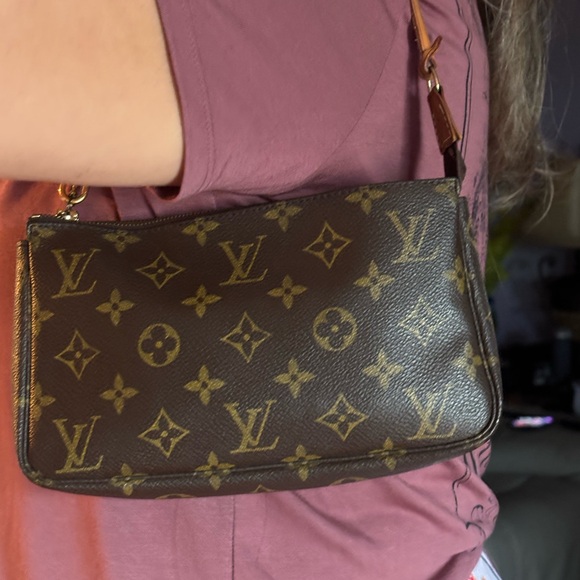 Louis Vuitton Pochette - Picture 15 of 15